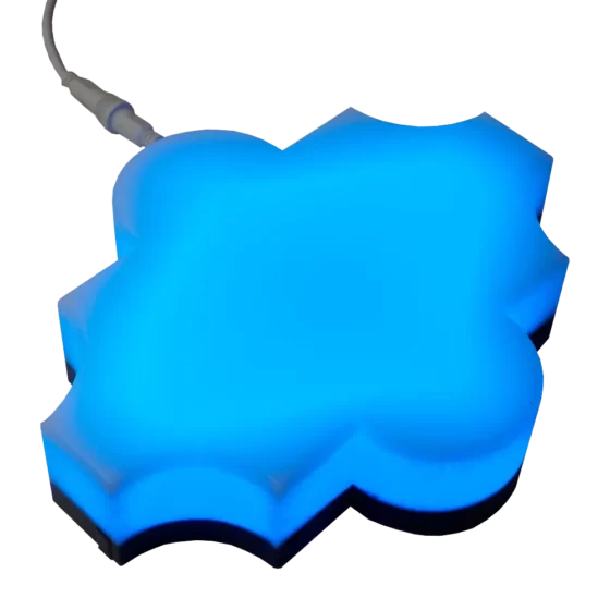 На фотографии светодиодная плитка фигурная цвет синий